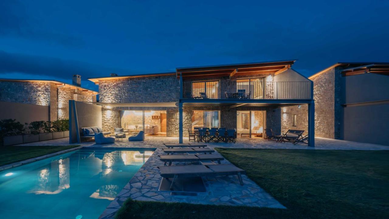 Real Life Homes Luxurious Seafront Villas Each With Their Own Private Pools Korakokhórion Dış mekan fotoğraf