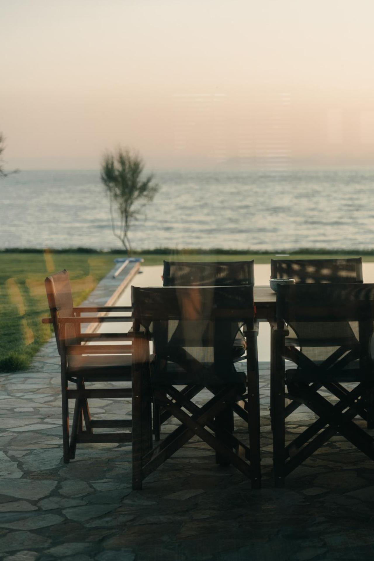 Real Life Homes Luxurious Seafront Villas Each With Their Own Private Pools Korakokhórion Dış mekan fotoğraf