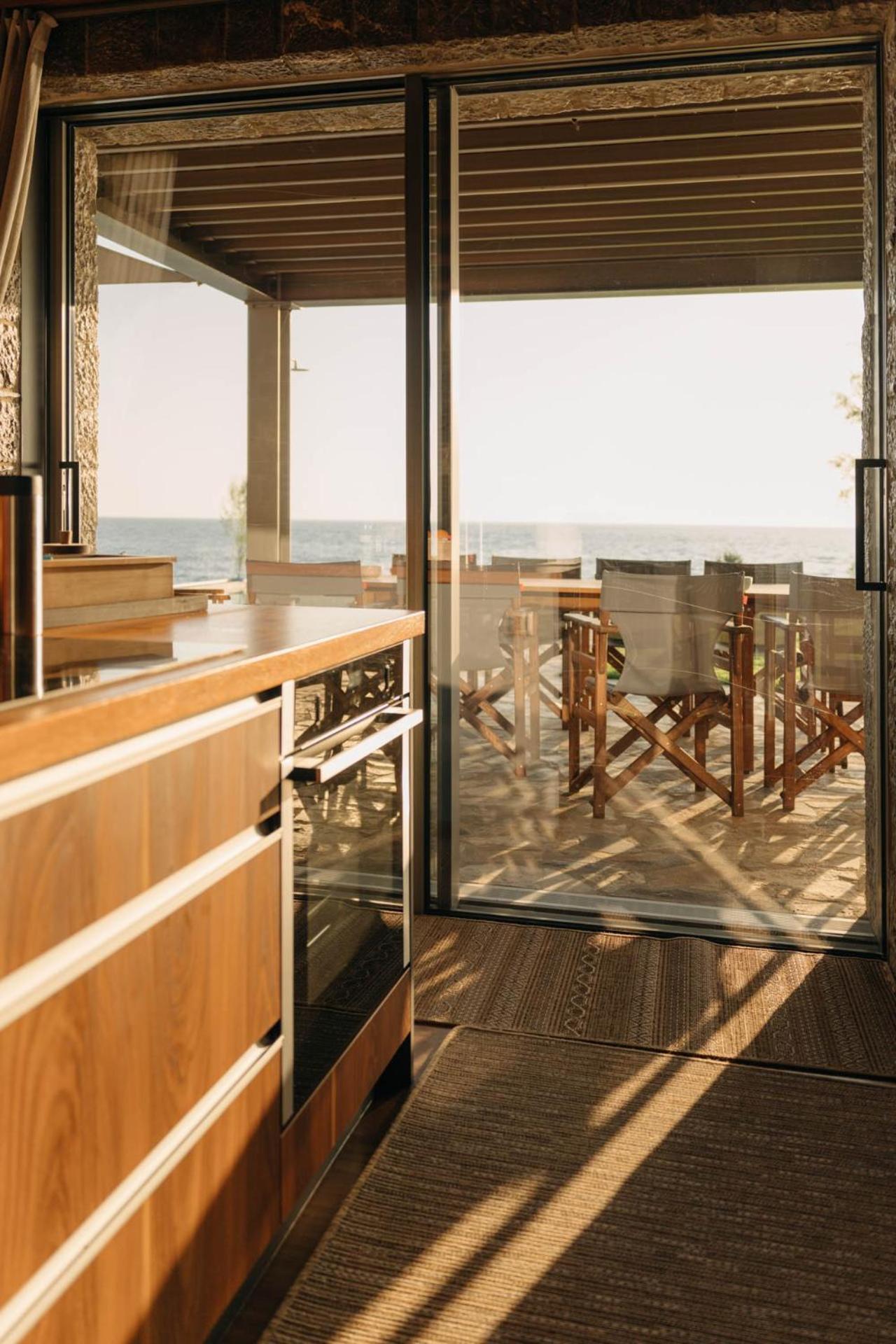 Real Life Homes Luxurious Seafront Villas Each With Their Own Private Pools Korakokhórion Dış mekan fotoğraf